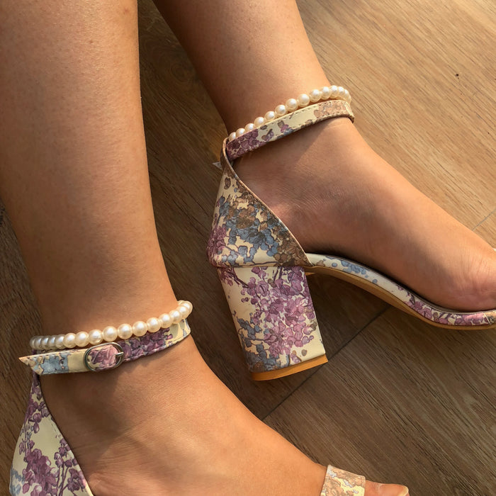Margarita Flower And Pearl Heels