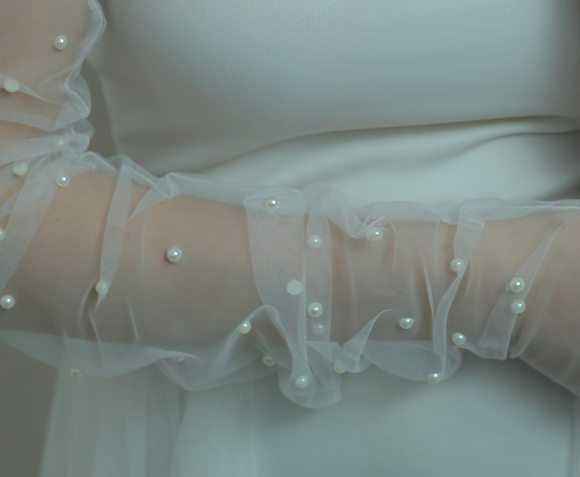 Pearlicious Tulle Gloves