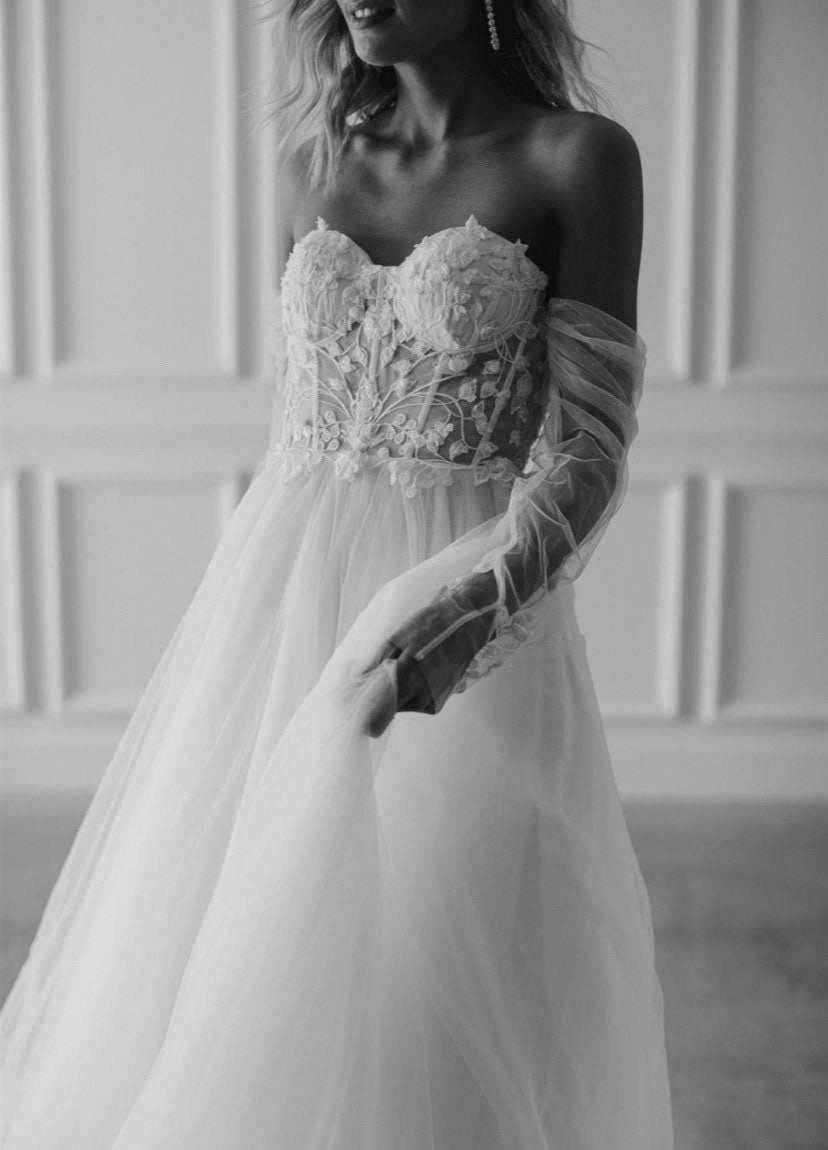 Sheer Ruffled Gloves