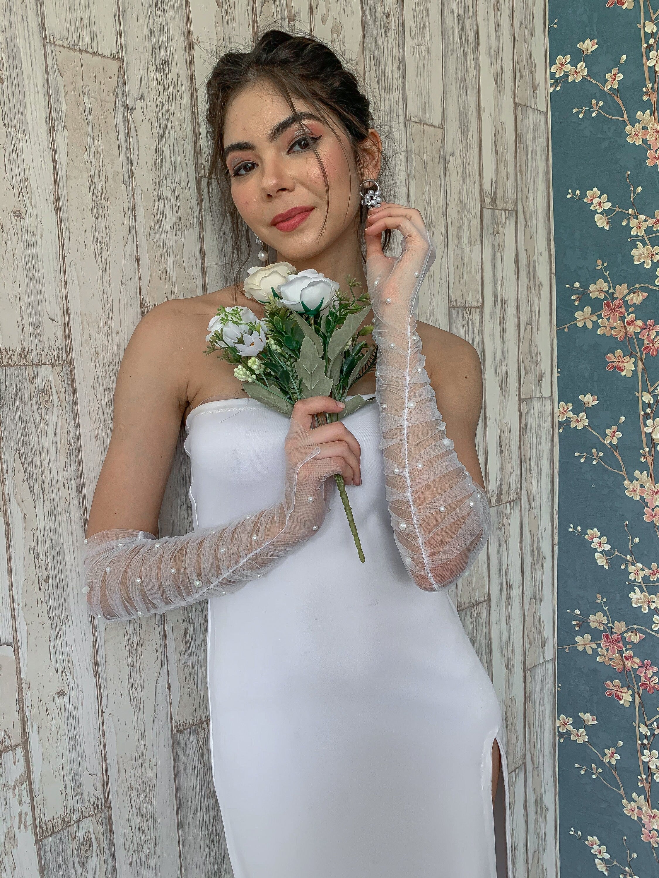 Evelyn Sparkly Tulle Gloves