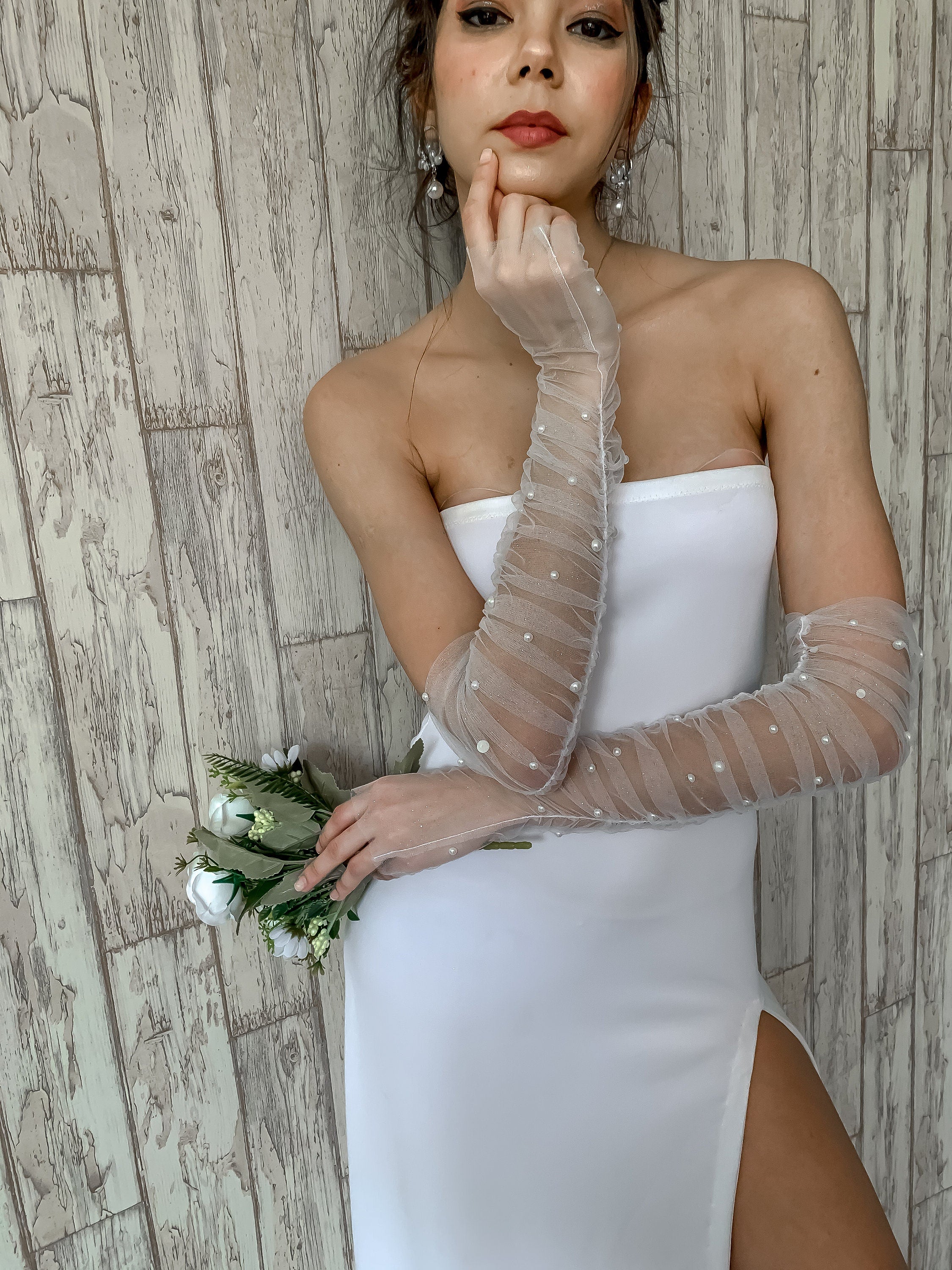 Evelyn Sparkly Tulle Gloves