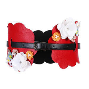 Scalloped Floral Cloud Belt