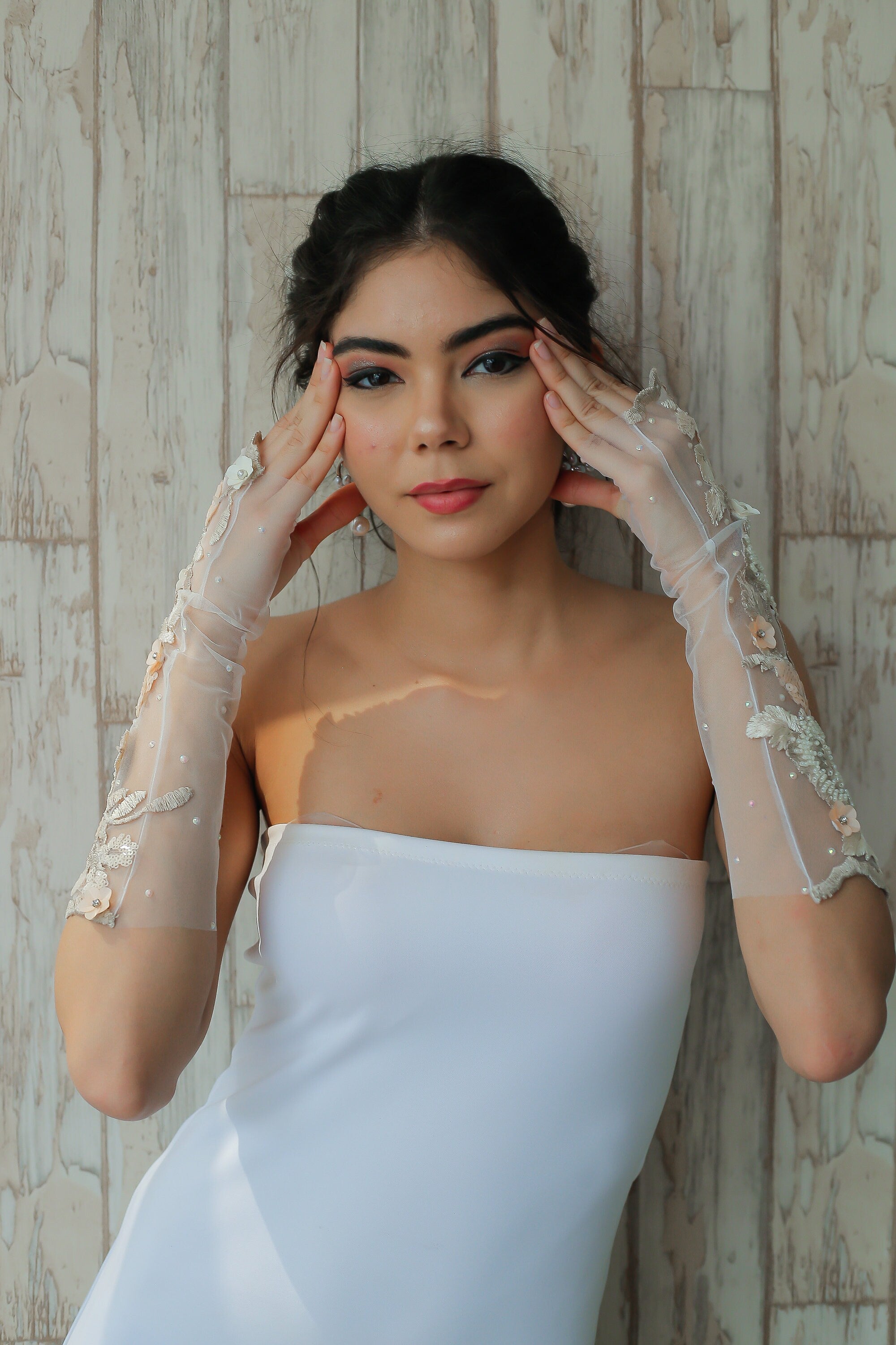 Sierra Tulle Gloves