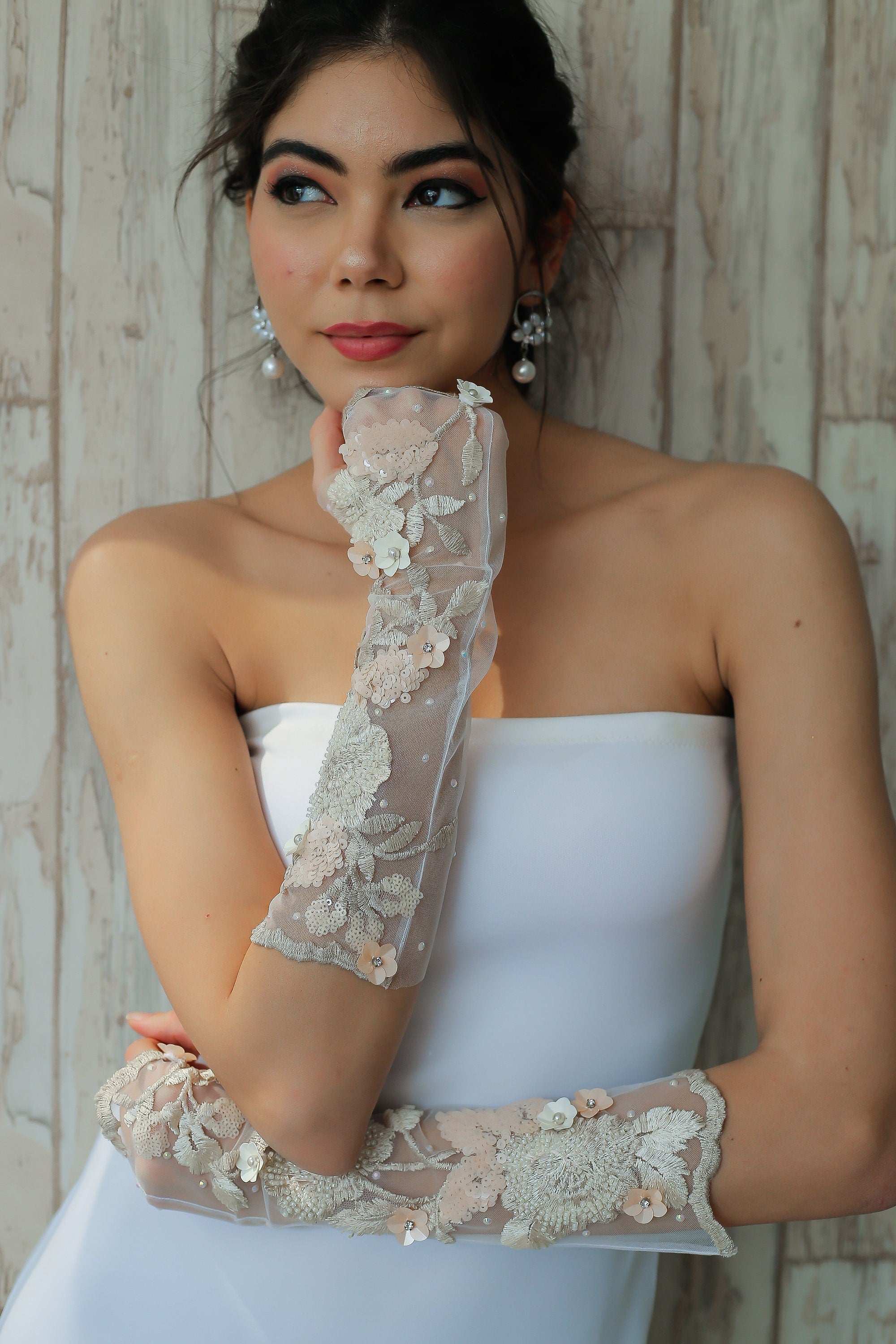 Sierra Tulle Gloves