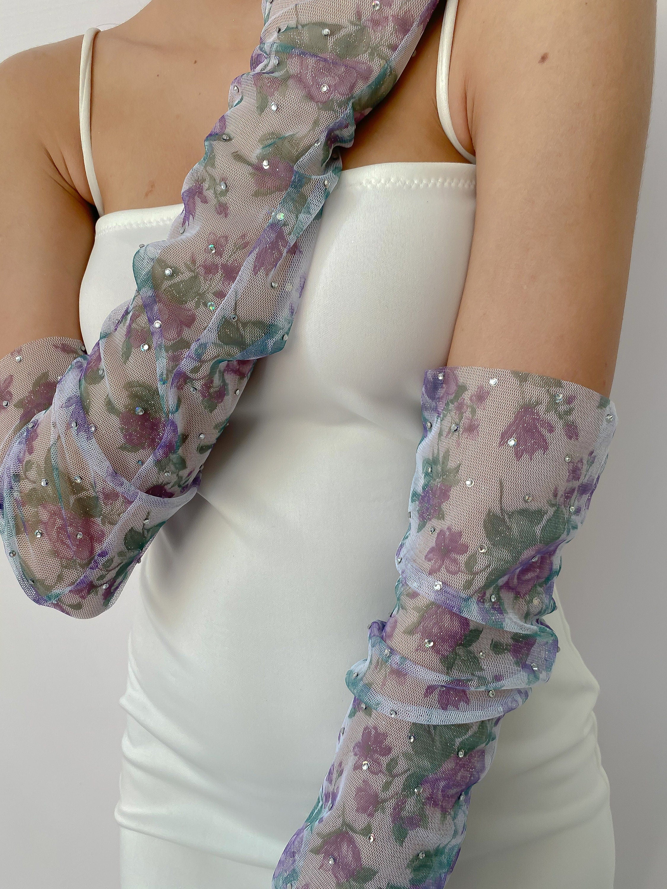 Flower Bed Tulle Gloves