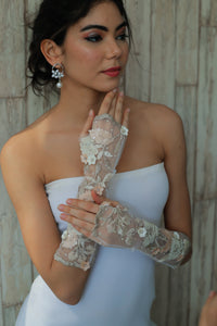 Sierra Tulle Gloves
