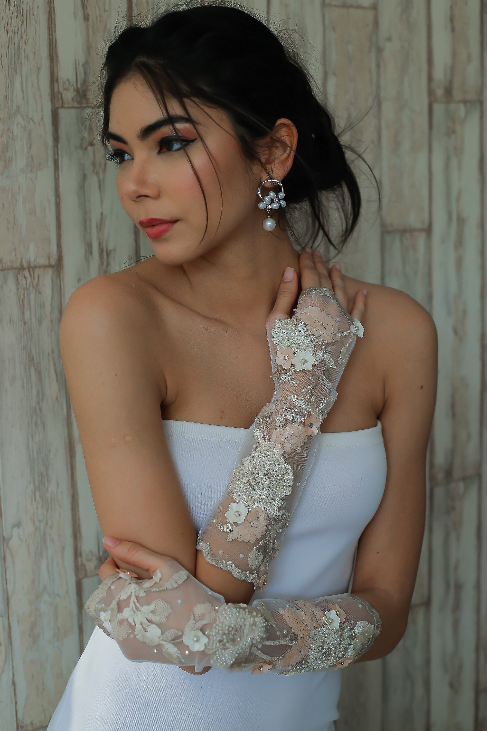 Sierra Tulle Gloves