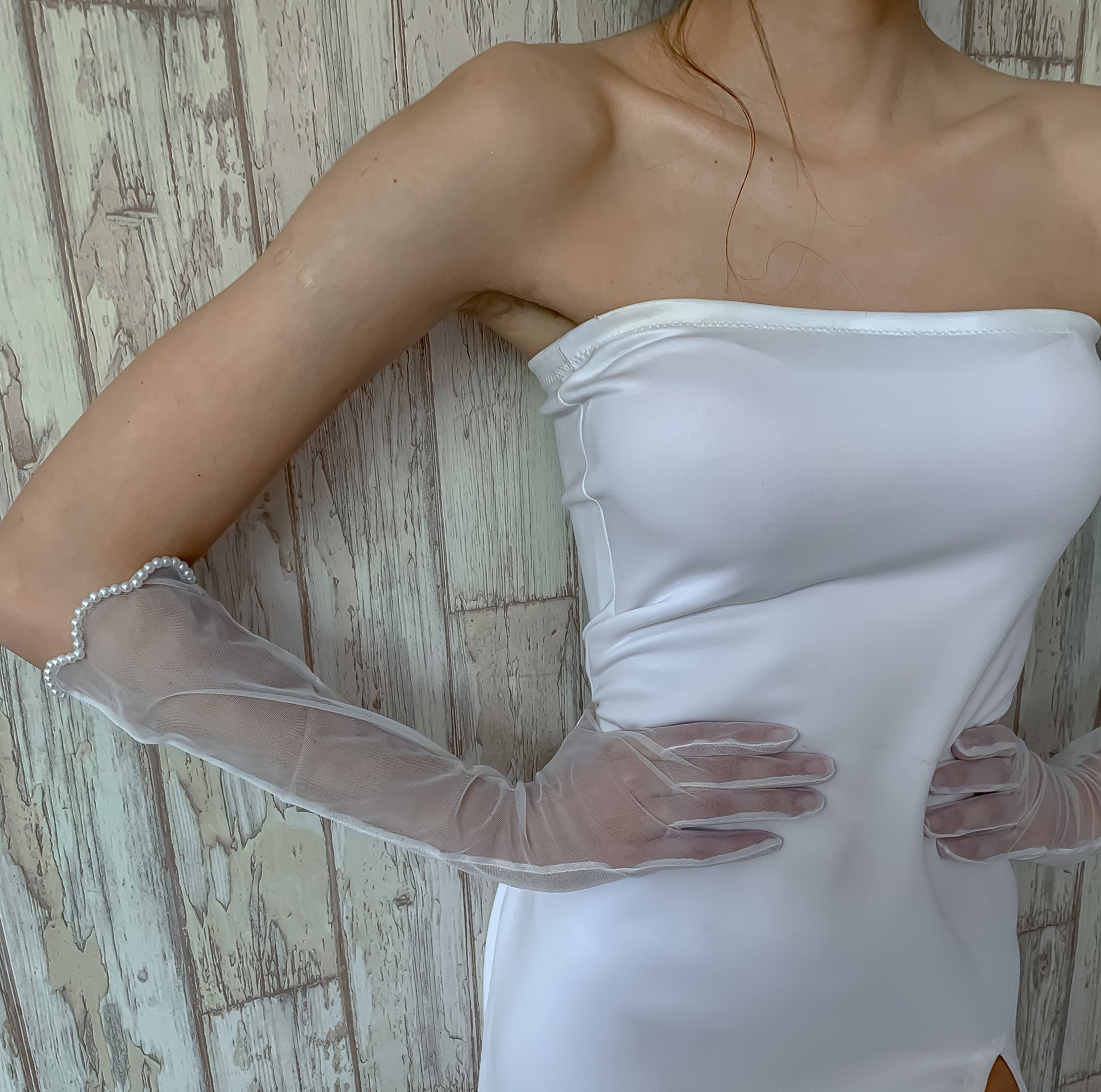 Epiphany Pearly Gloves